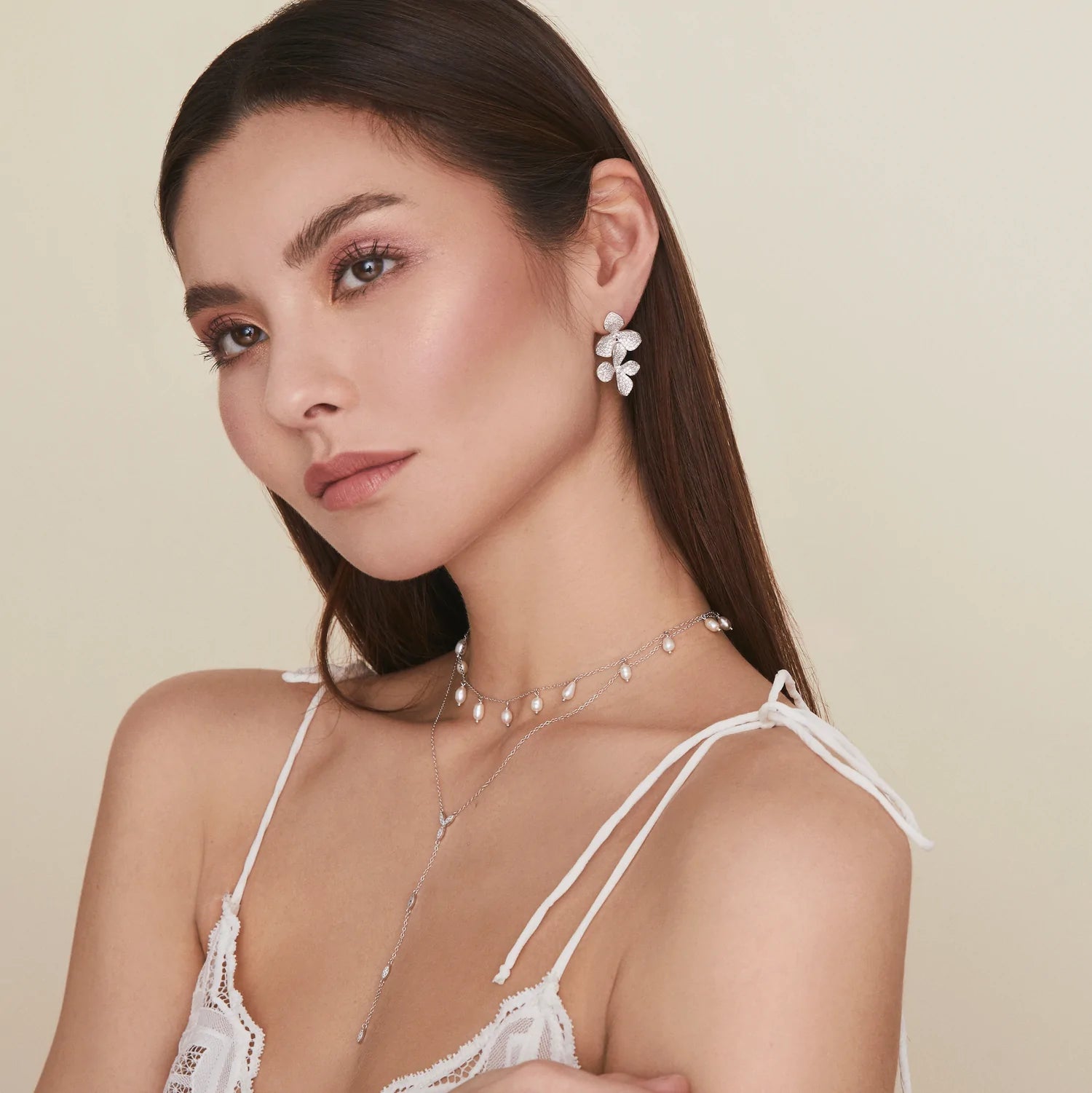 Pearl Station Choker Necklace