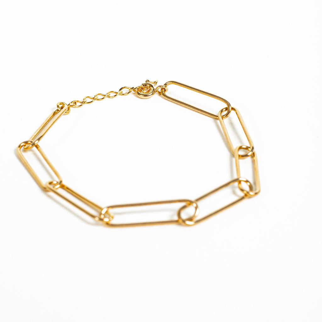 Lovely links gold bracelet